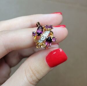 Elegant Gold and Purple Gemstone Pendant
